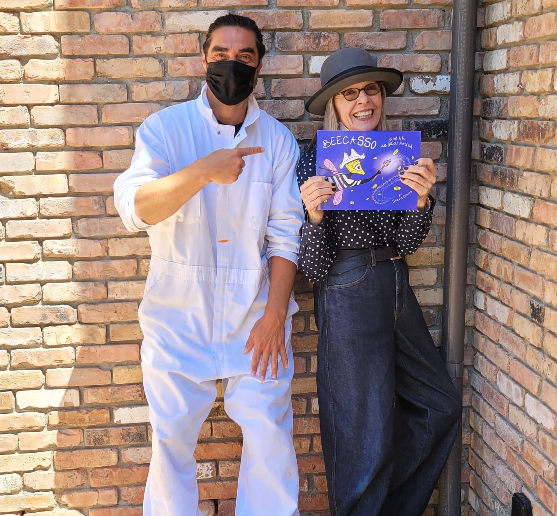 Diane Keaton holding the Beecasso children's book